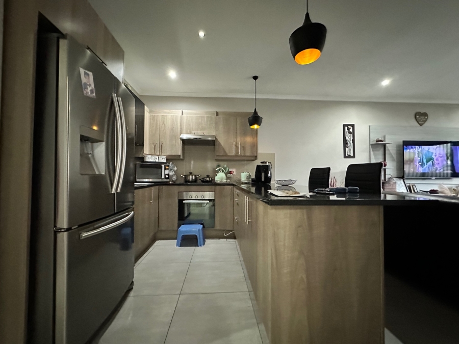 3 Bedroom Property for Sale in Table View Western Cape